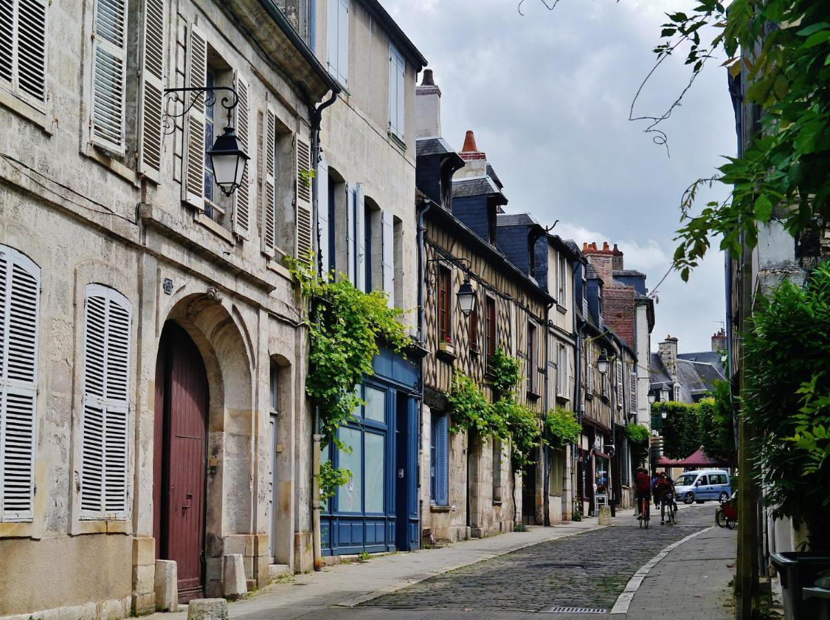 Les Volets Bleus - Deux Appartements Et Un Studio, Jardin Bourges Exterior foto